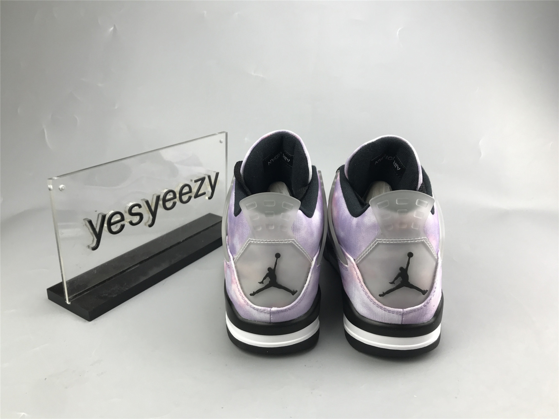 UA AIR JORDAN 4 RETRO 