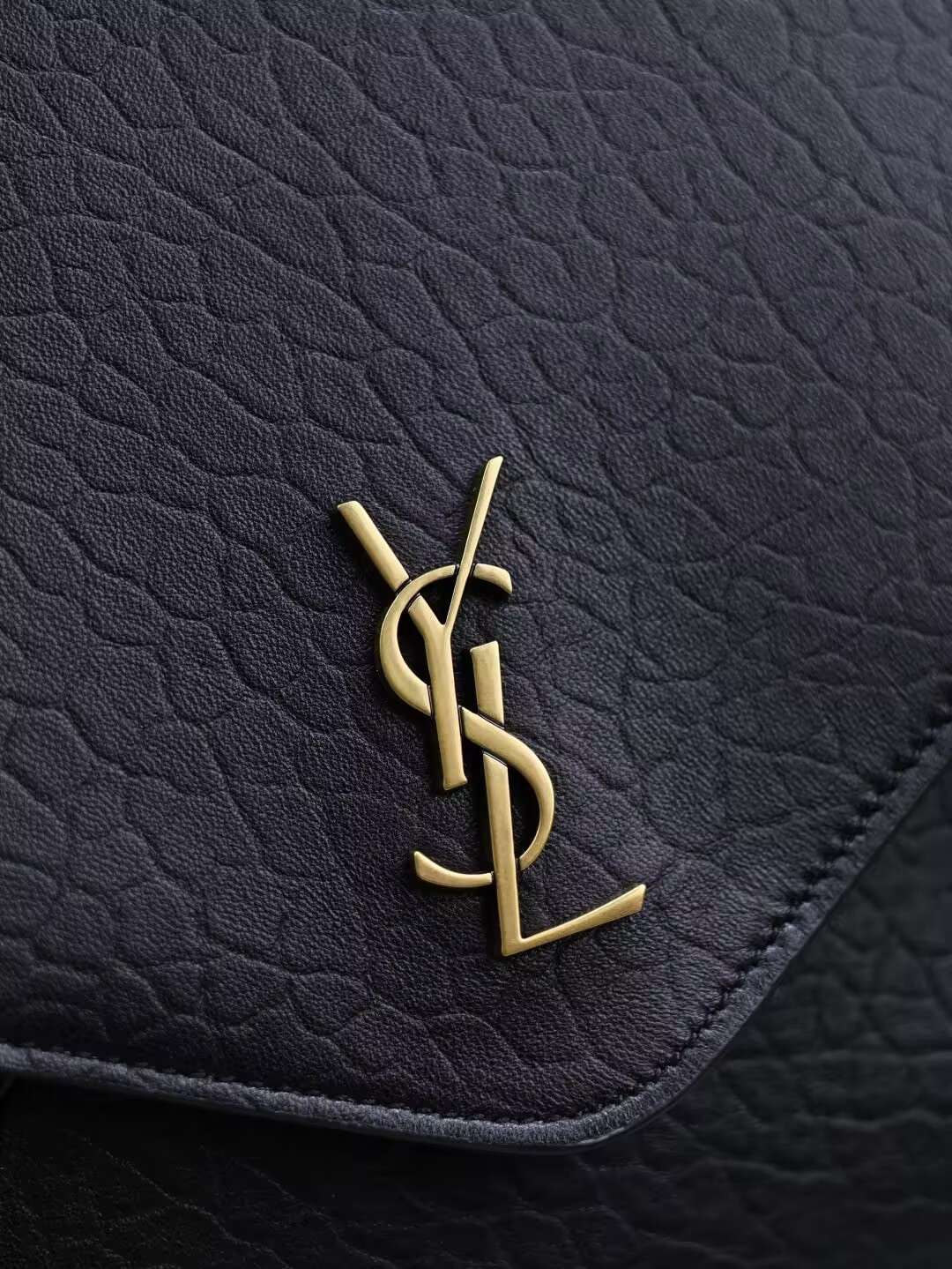 Y51 CASSANDRE Pouch on Chain Black 35x22x3-4.2cm
