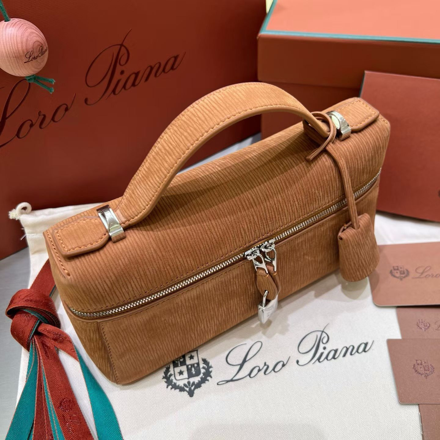 L0r0 P1ana Extra Bag L23 23x12x7cm