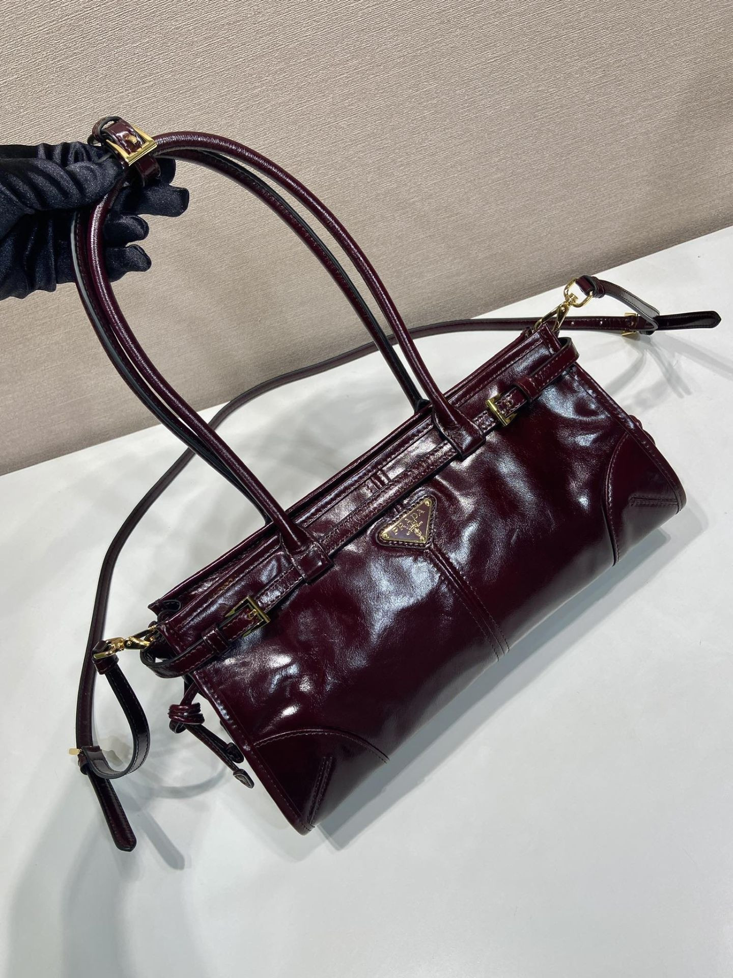 Pra*a Bonnie Medium Leather Handbag 32x15.5x12cm