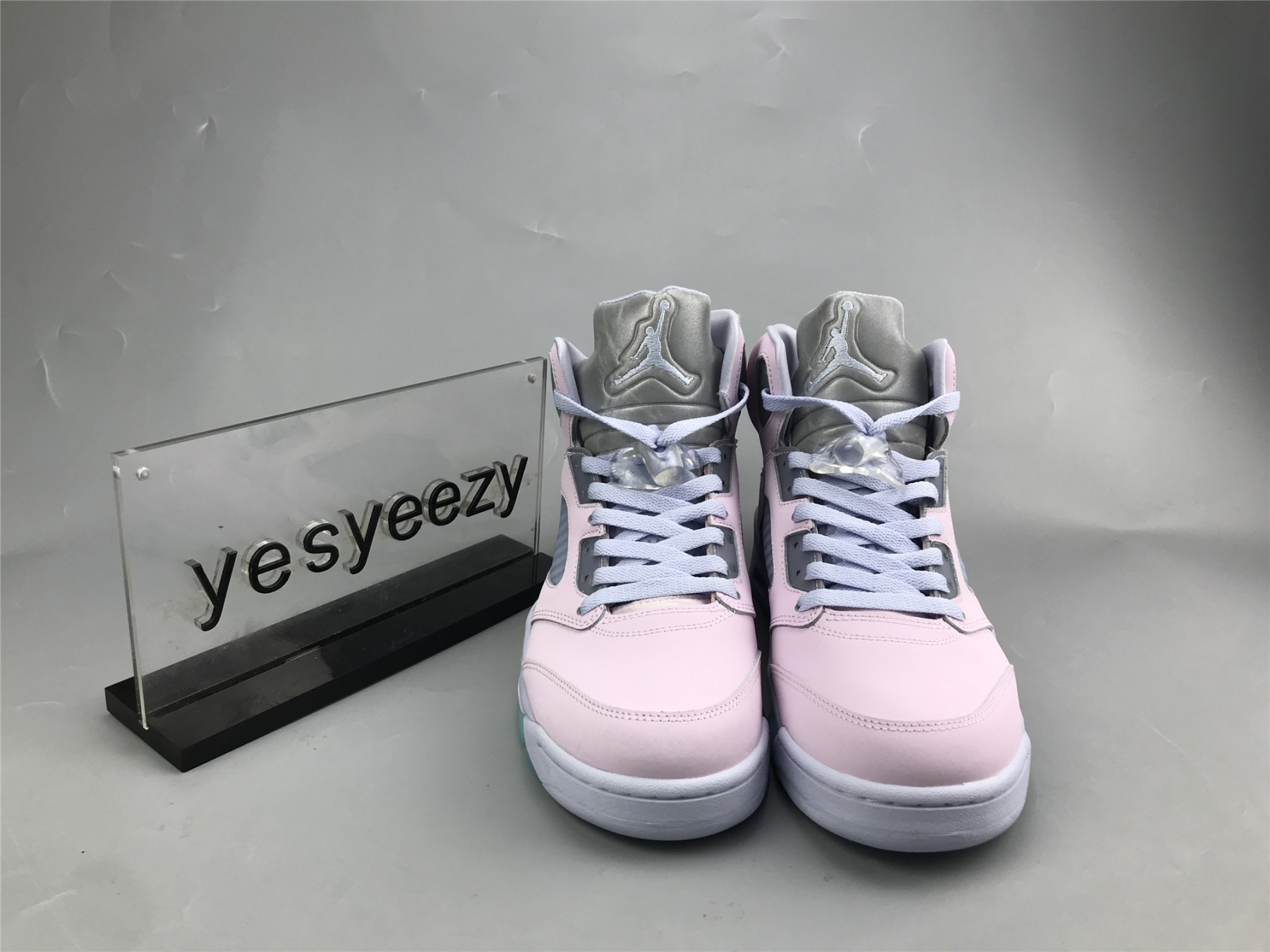 UA WMNS AIR JORDAN 5 RETRO 