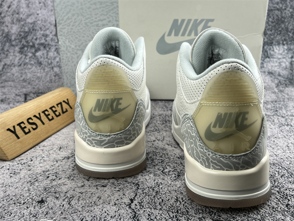 UA AIR JORDAN 3 RETRO SE 