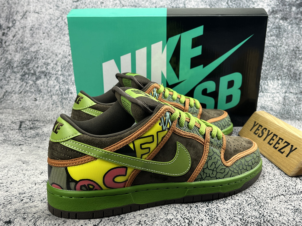 UA  NIKE SB DUNK LOW 'DE LA SOUL'