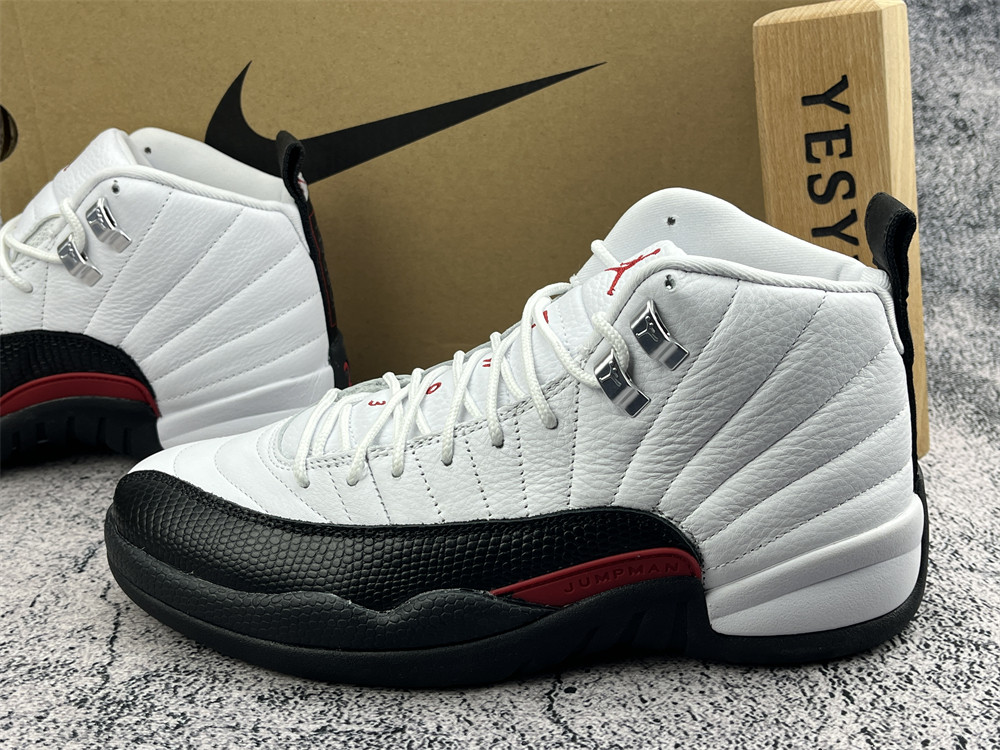UA AIR JORDAN 12 RETRO 