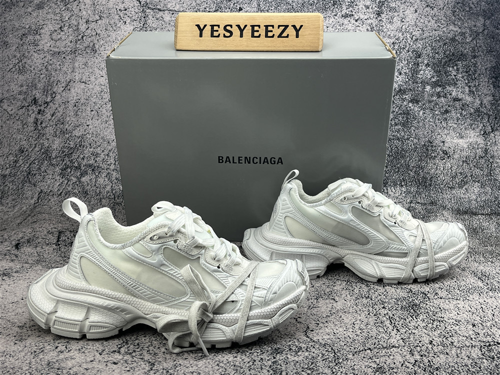 UA Balenciga 3XL Snow White