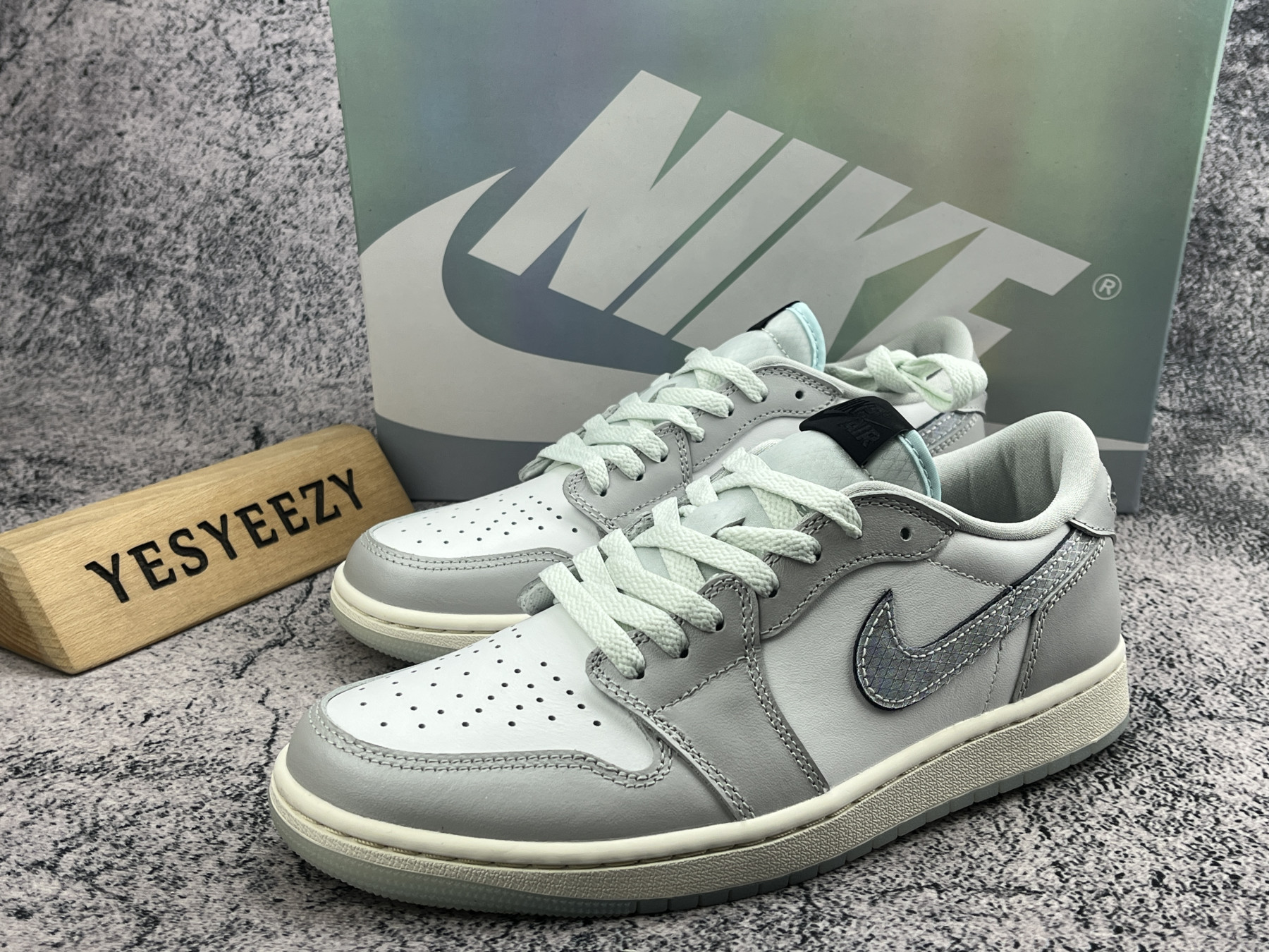 UA Jordan 1 Retro Low OG