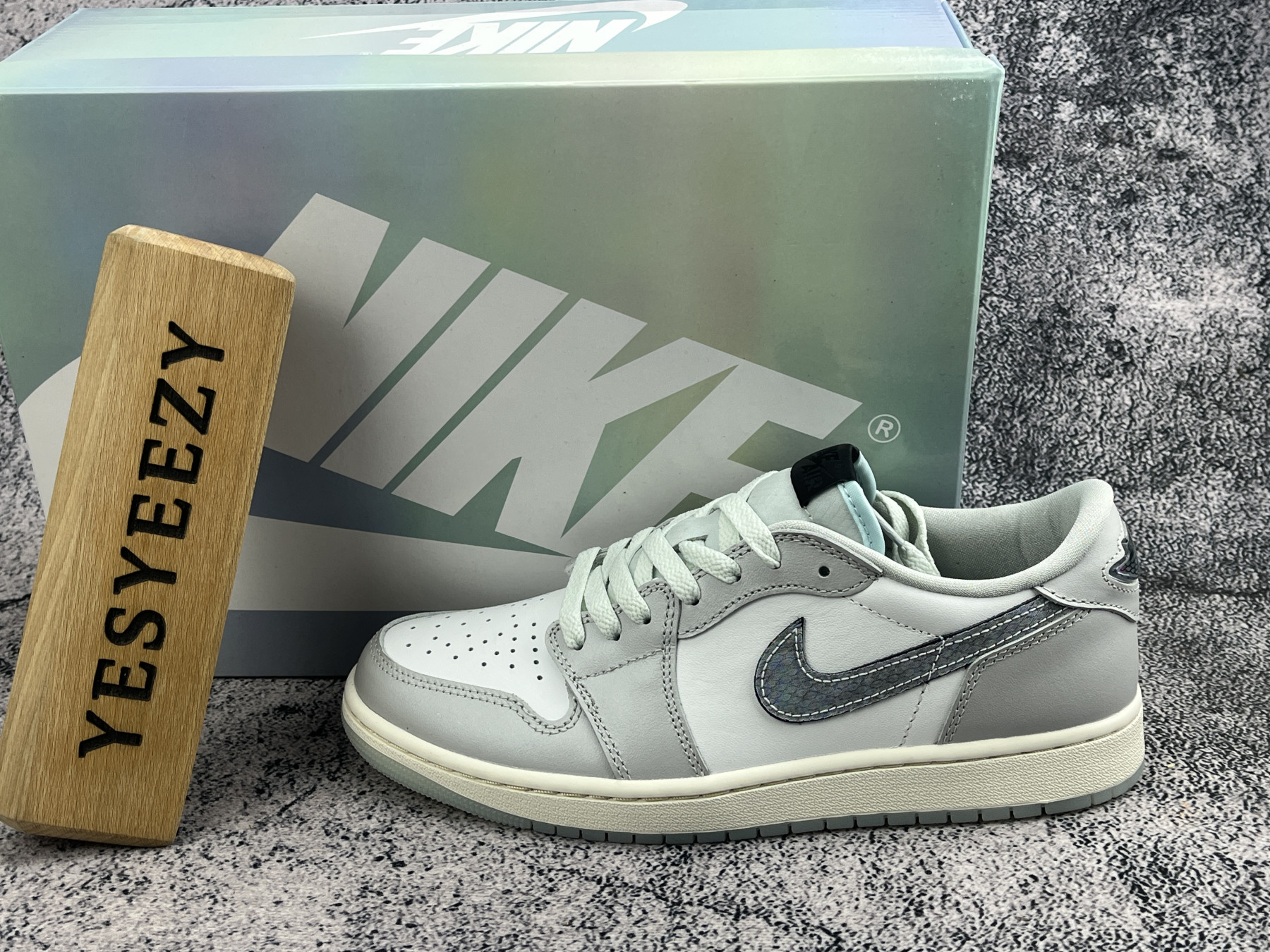 UA Jordan 1 Retro Low OG