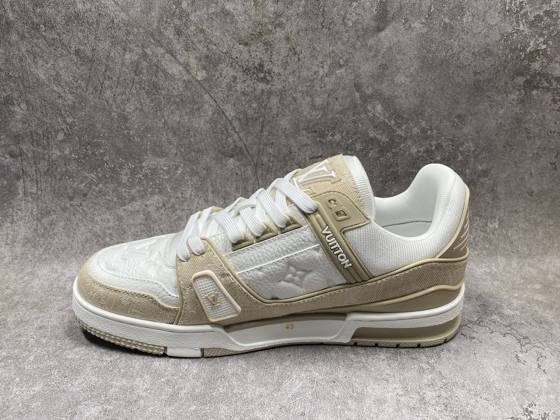 UA LV trainer Sneakers