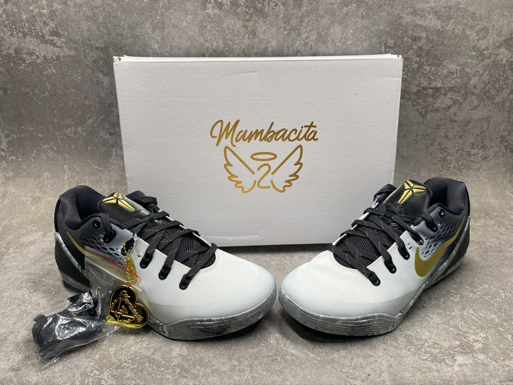 UA Nike Kobe 9 EM Low Protro