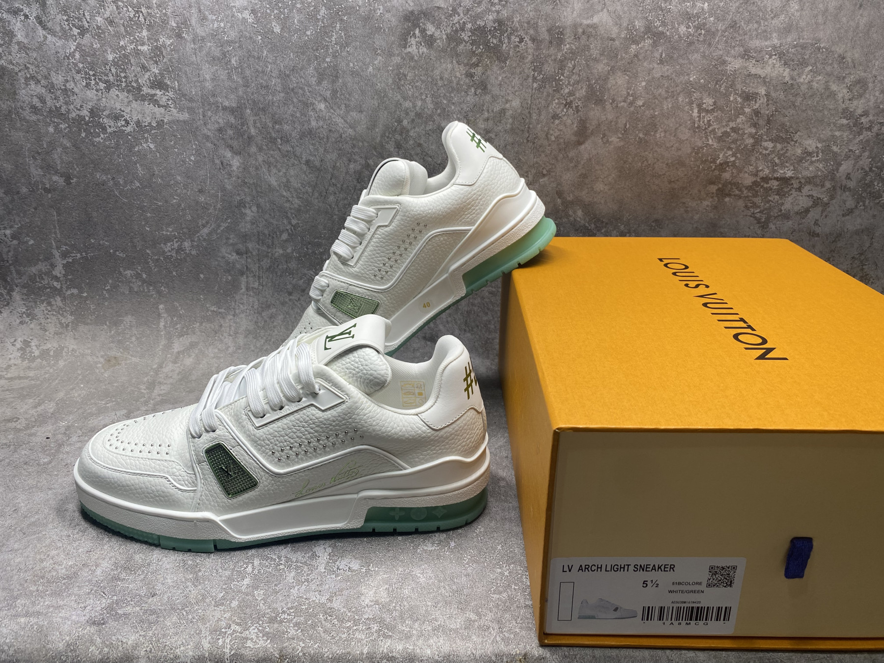 UA LV trainer Sneakers