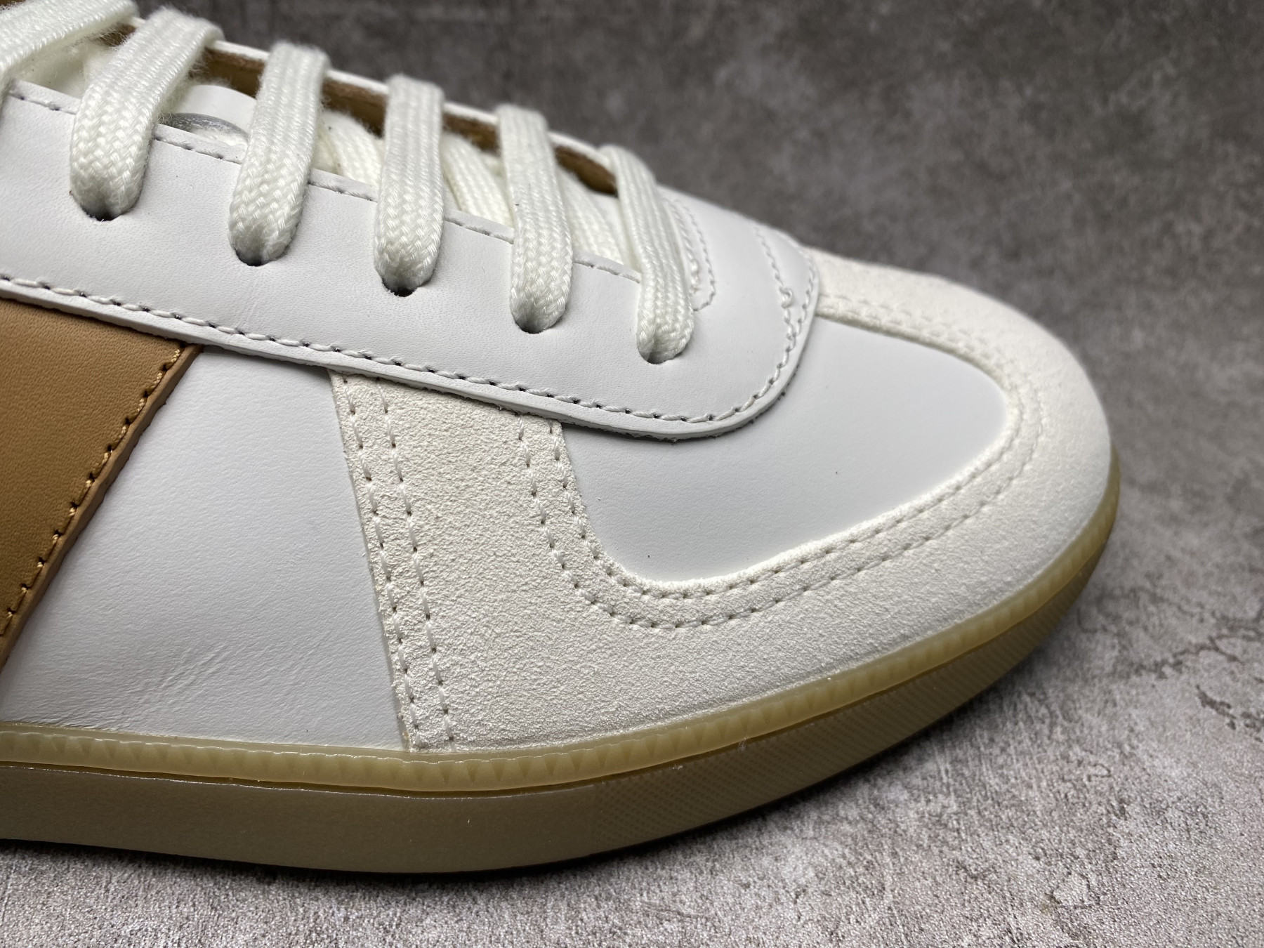 UA D10r B01 Matchpoint Sneaker