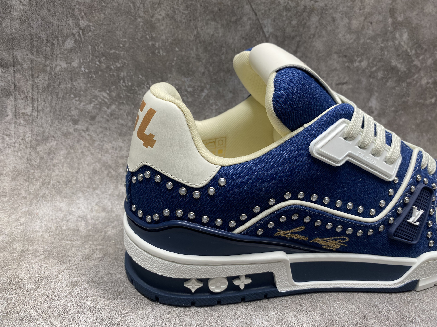 UA LV trainer Sneakers