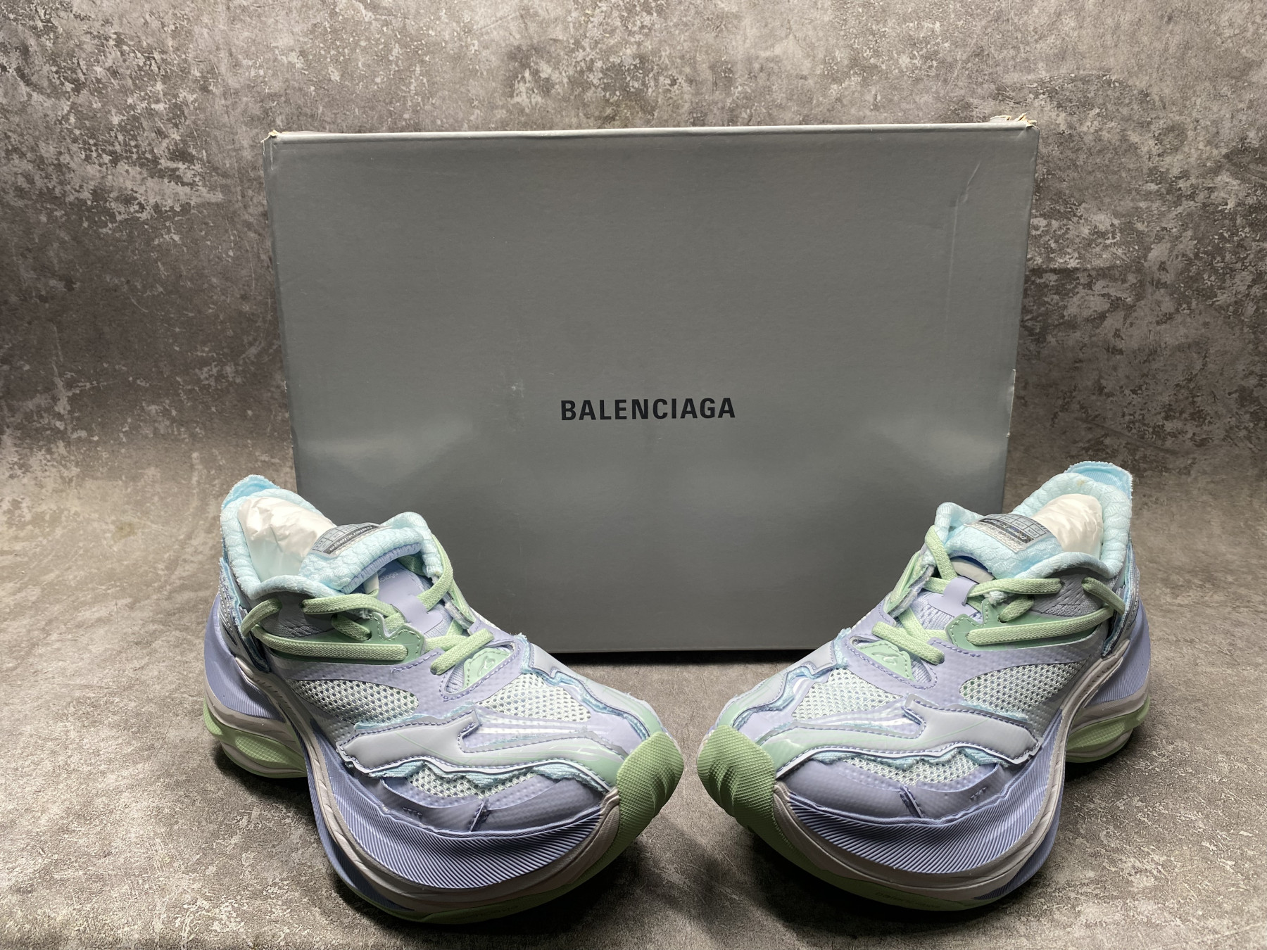 UA Ba1en*iaga Jet Sneakers(run one size large)