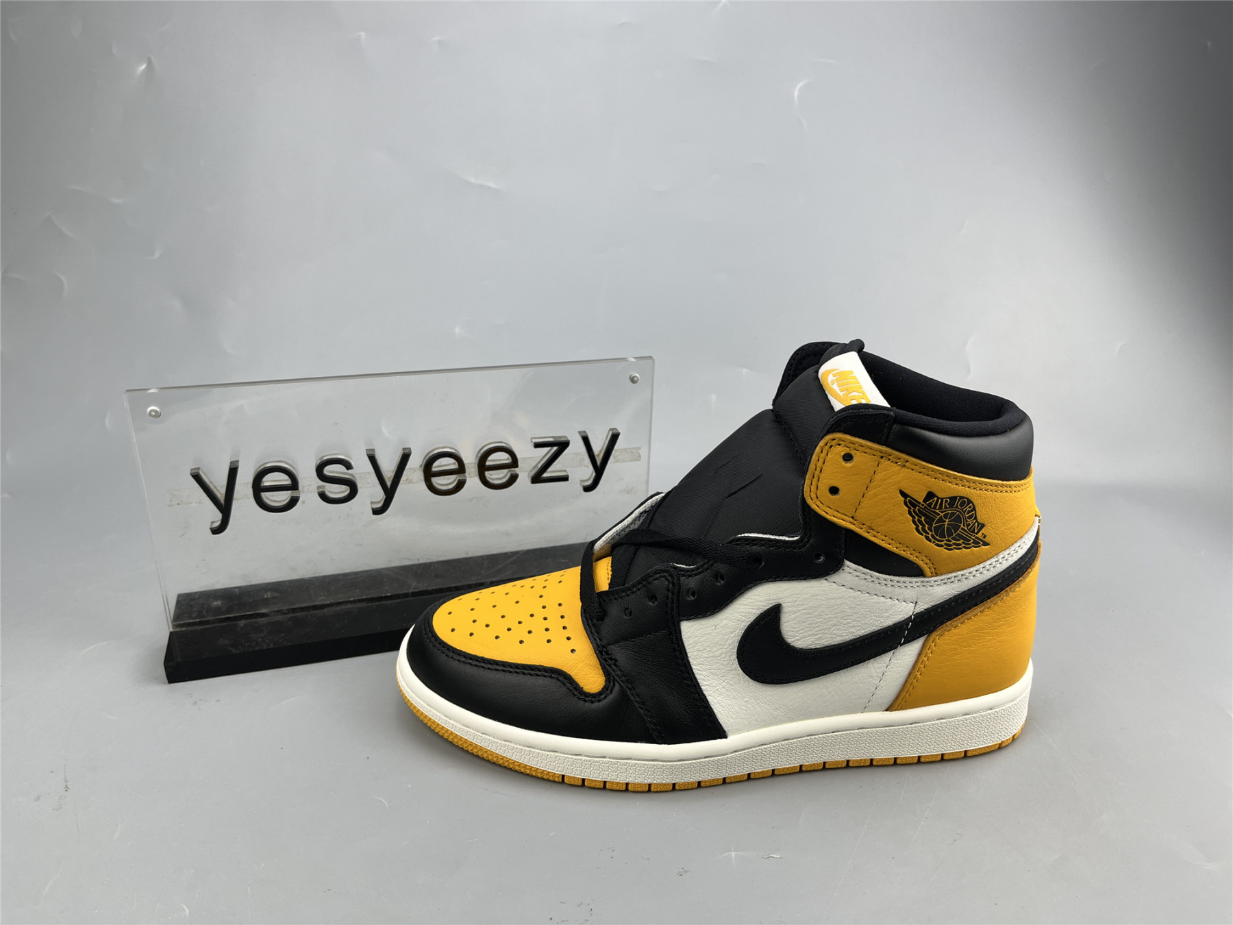 UA AIR JORDAN 1 RETRO HIGH OG 