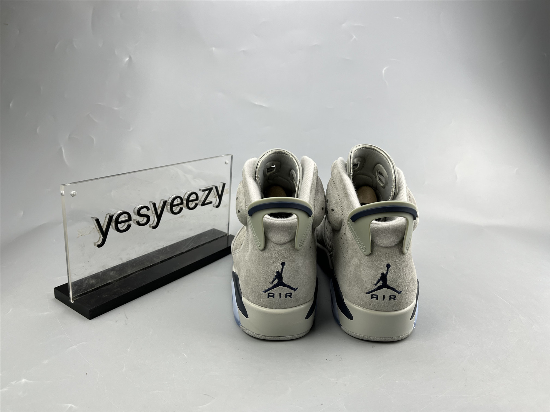UA AIR JORDAN 6 RETRO 