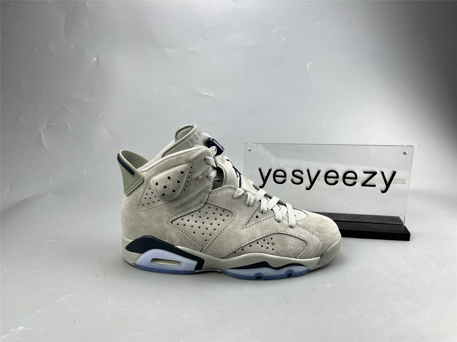UA AIR JORDAN 6 RETRO 