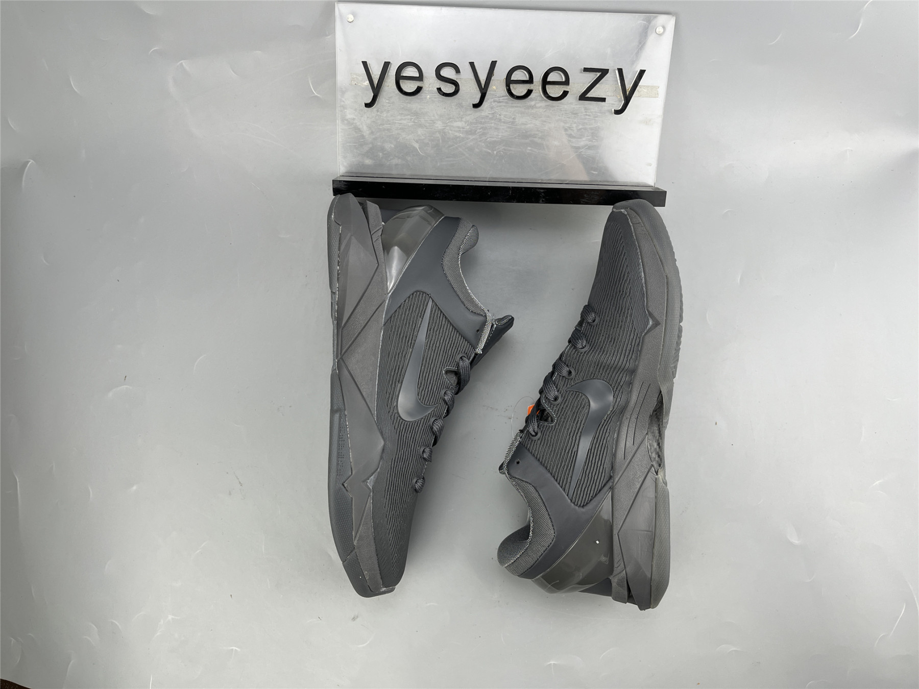 UA NIKE KOBE 7 