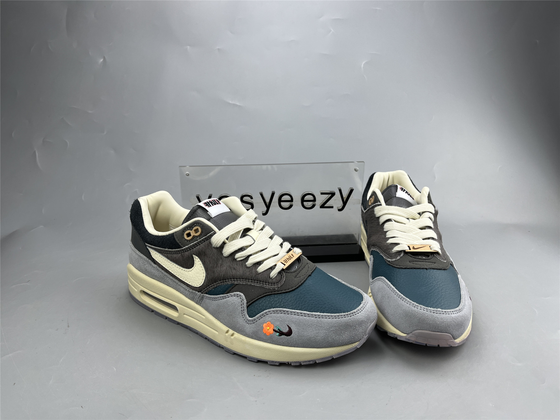 UA NIKE KASINA X AIR MAX 1 SP 