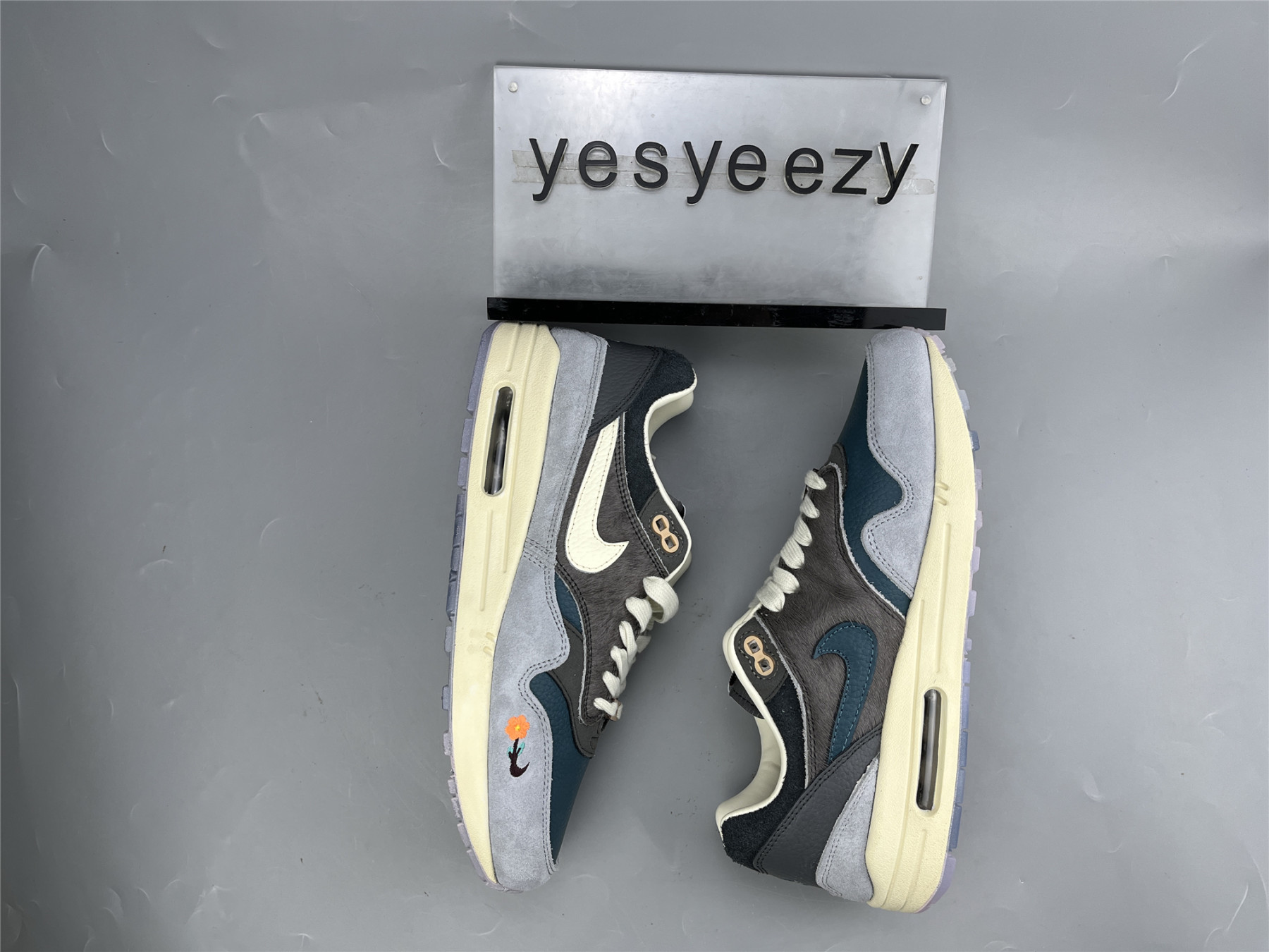 UA NIKE KASINA X AIR MAX 1 SP 