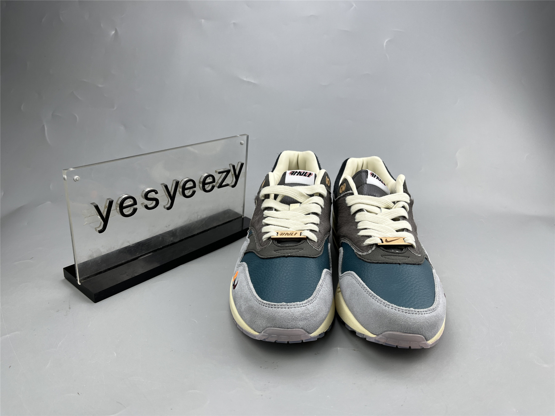 UA NIKE KASINA X AIR MAX 1 SP 