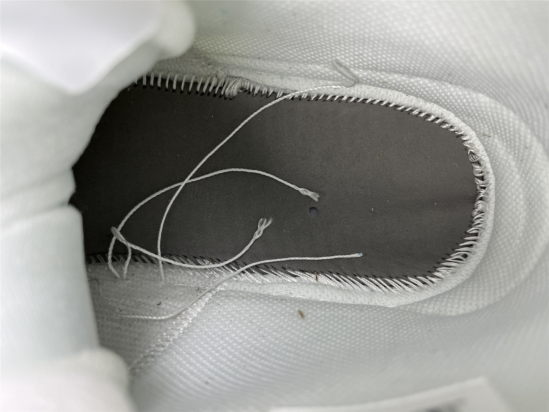 UA AIR JORDAN 1 OFF WHITE NRG