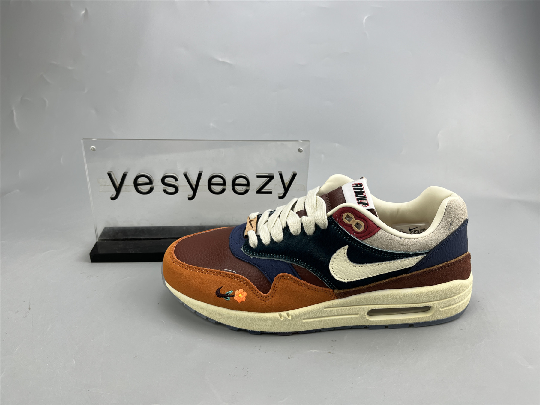 UA NIKE KASINA X AIR MAX 1 SP 