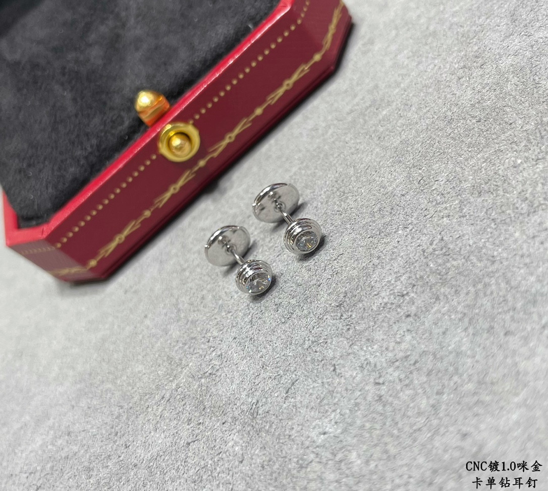 Ca*t1er Single D1am0nd stud Earrings
