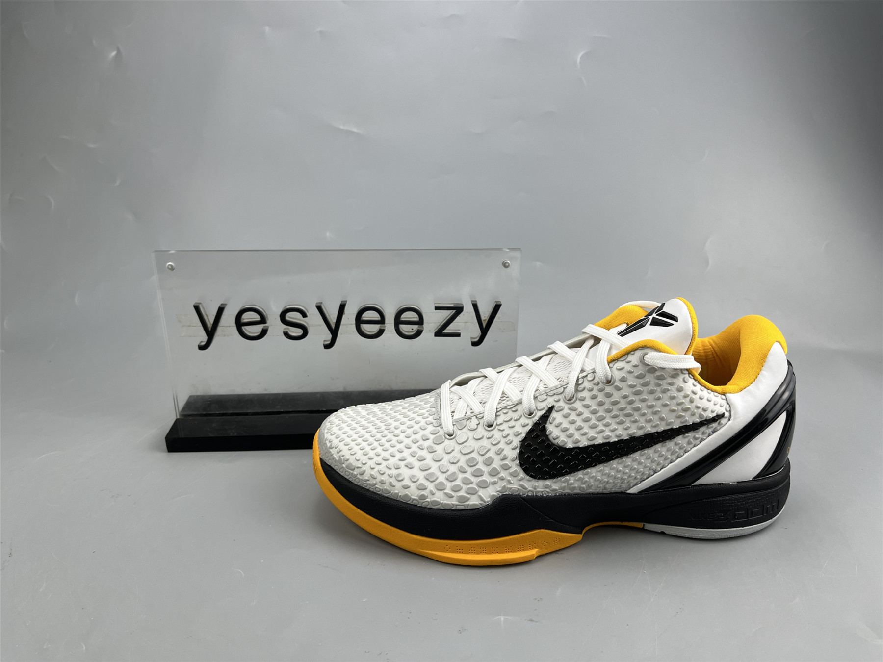UA NIKE ZOOM KOBE 6 PROTRO 