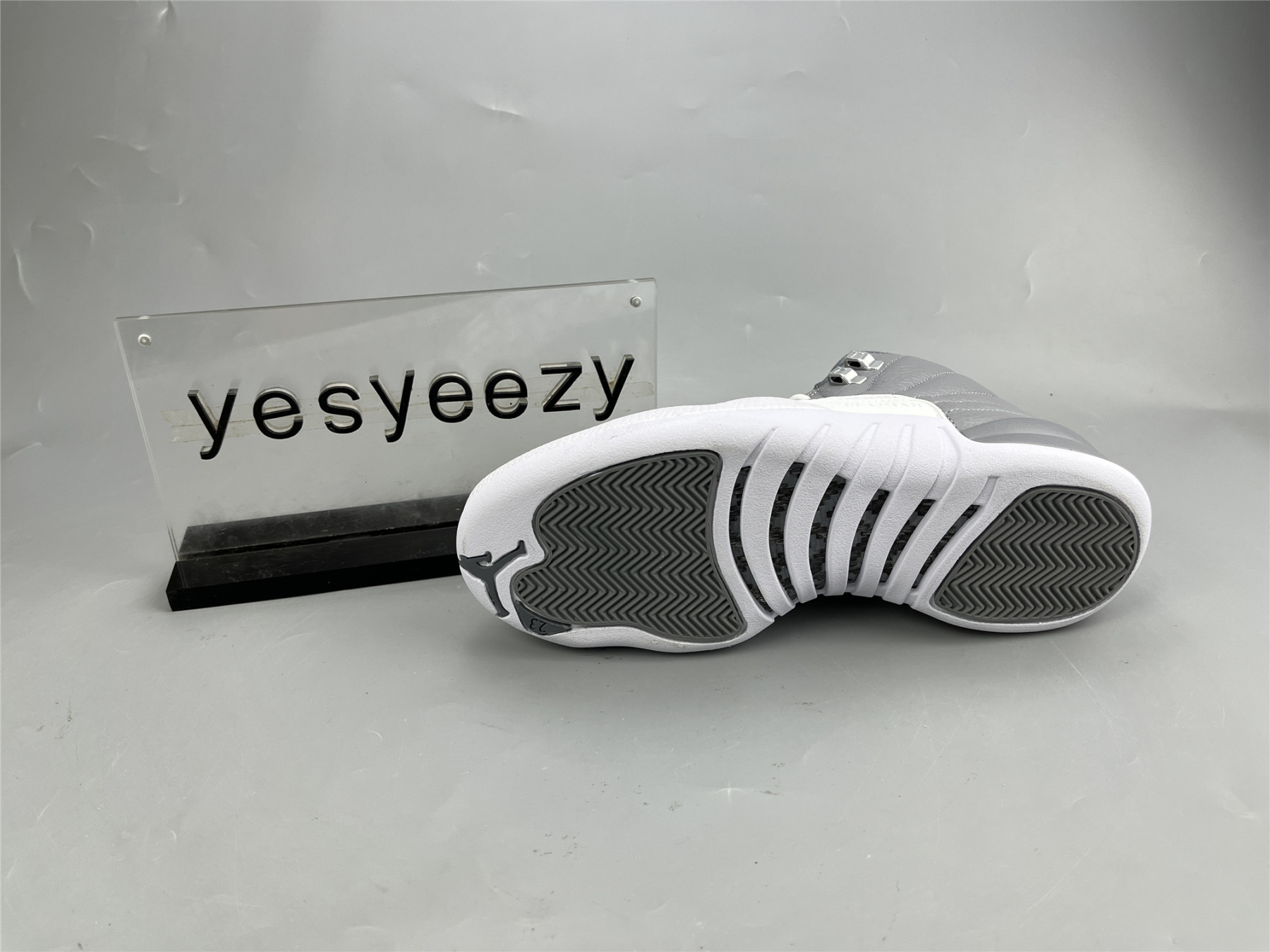 UA AIR JORDAN 12 RETRO 