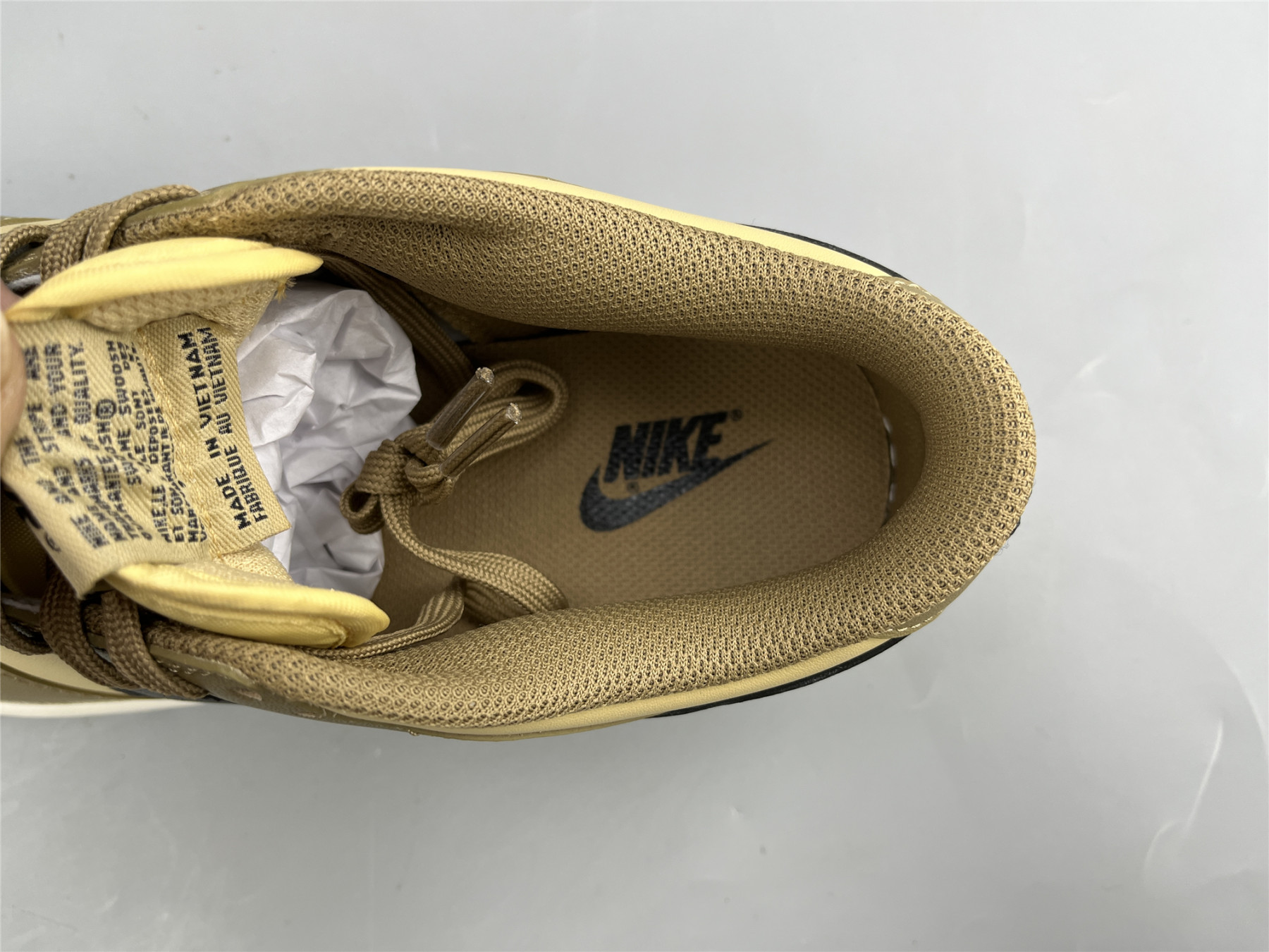 UA NIKE WMNS DUNK LOW 