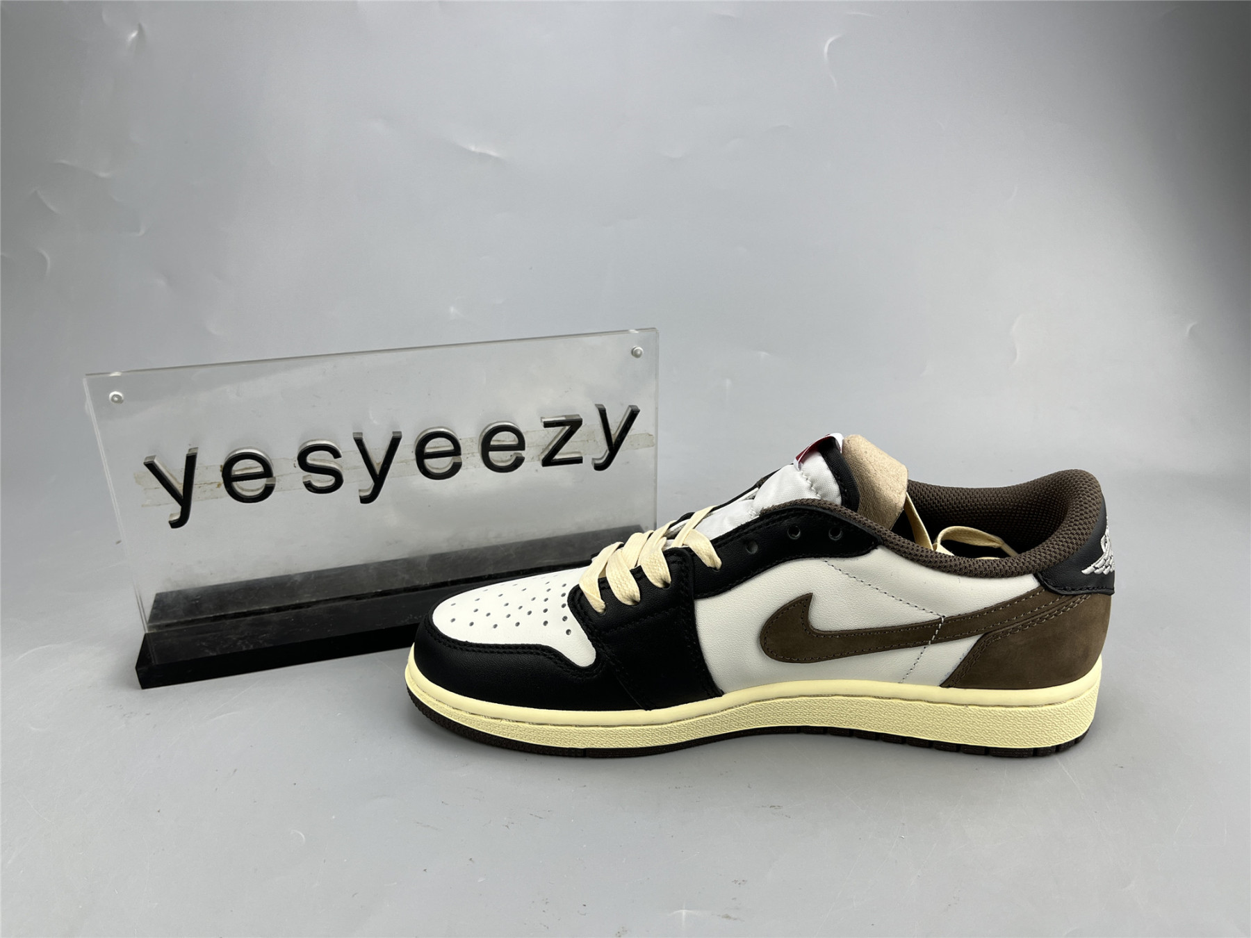 UA AIR JORDAN 1 LOW OG SP