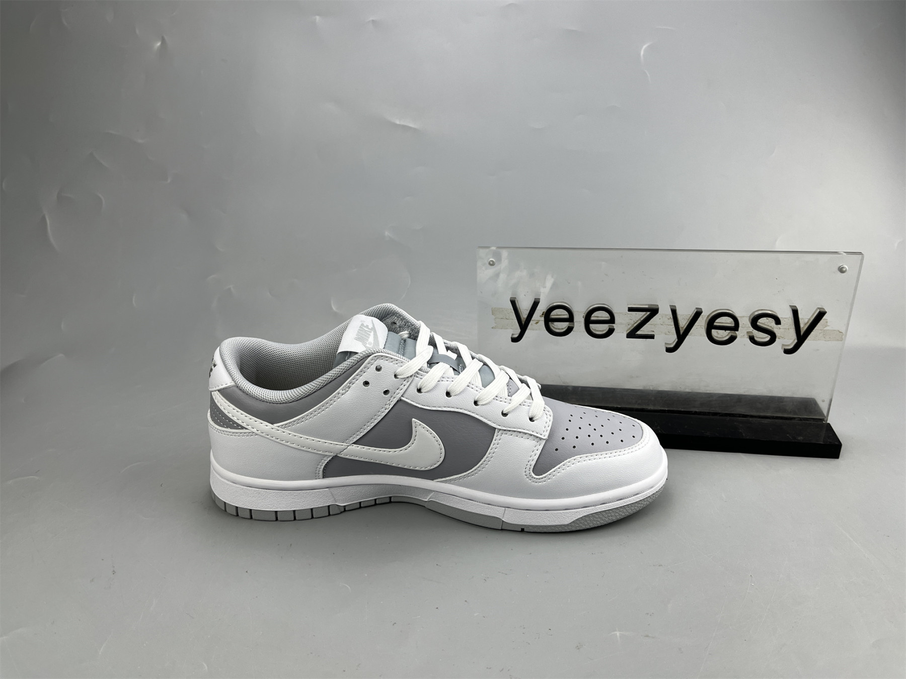 UA NIKE DUNK LOW 