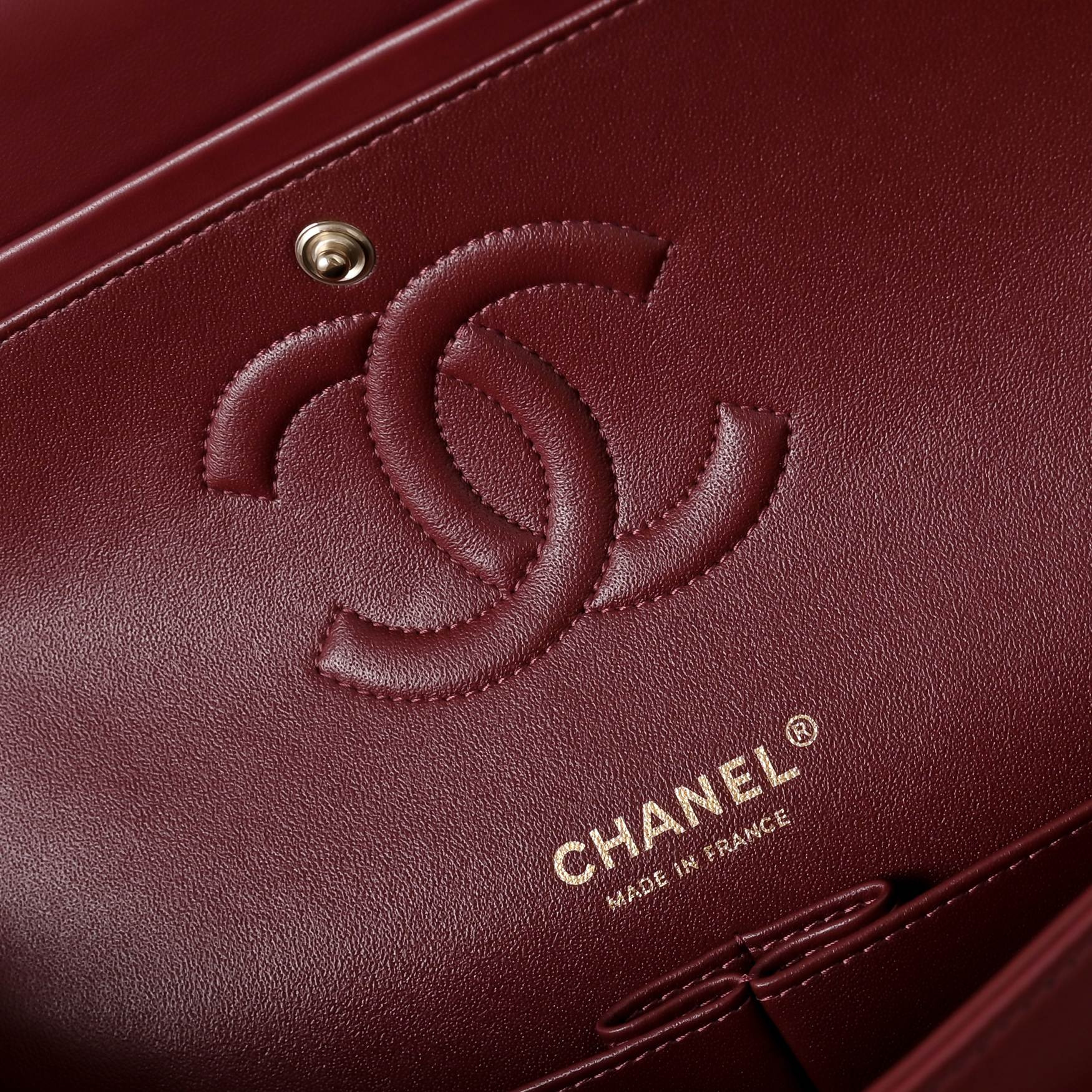 Ch**el Classic Burgundy Lambskin Flap Handbag with Light Gold Hardware A01112 15.5x25.5x6cm