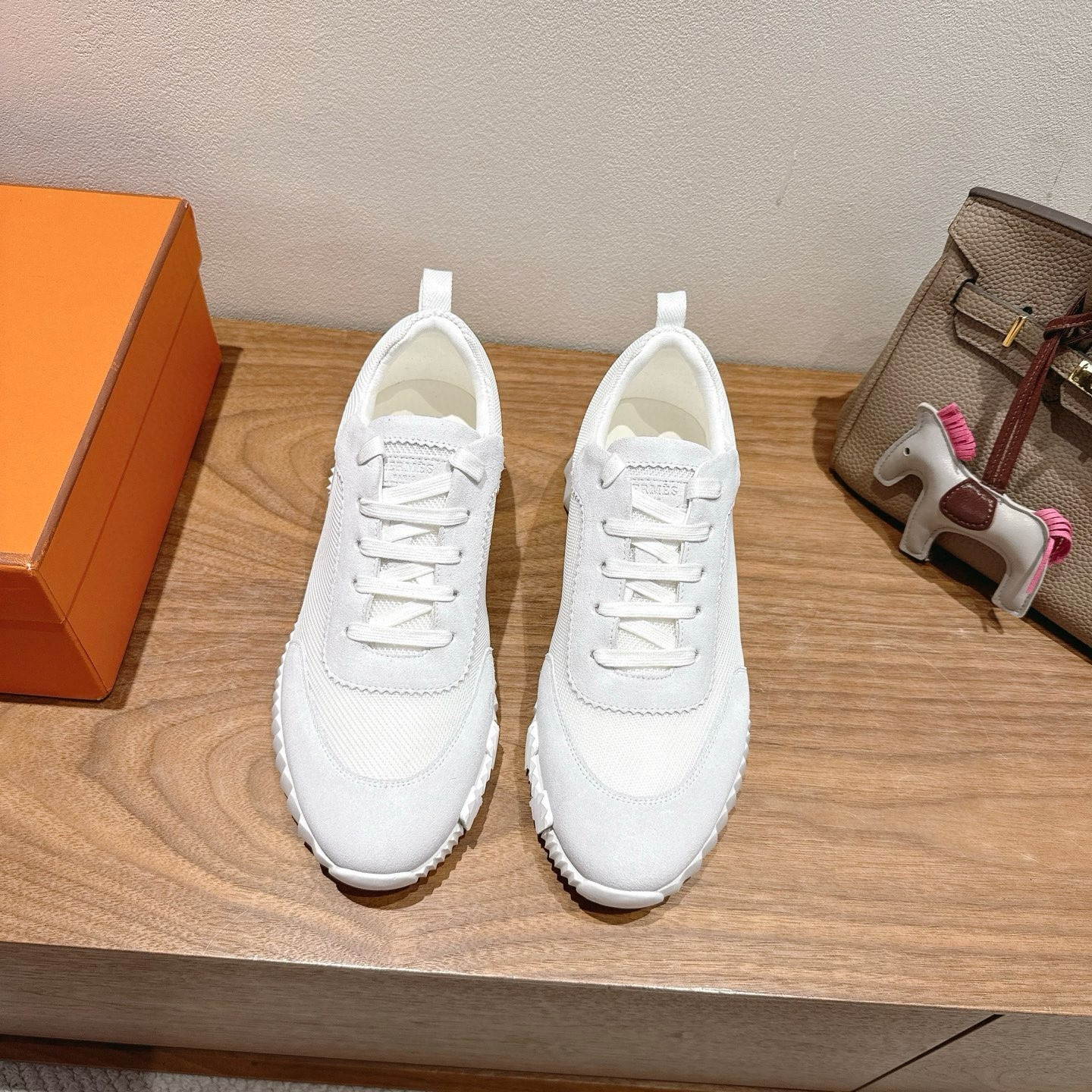 UA H**me5 Bouncing Sneaker
