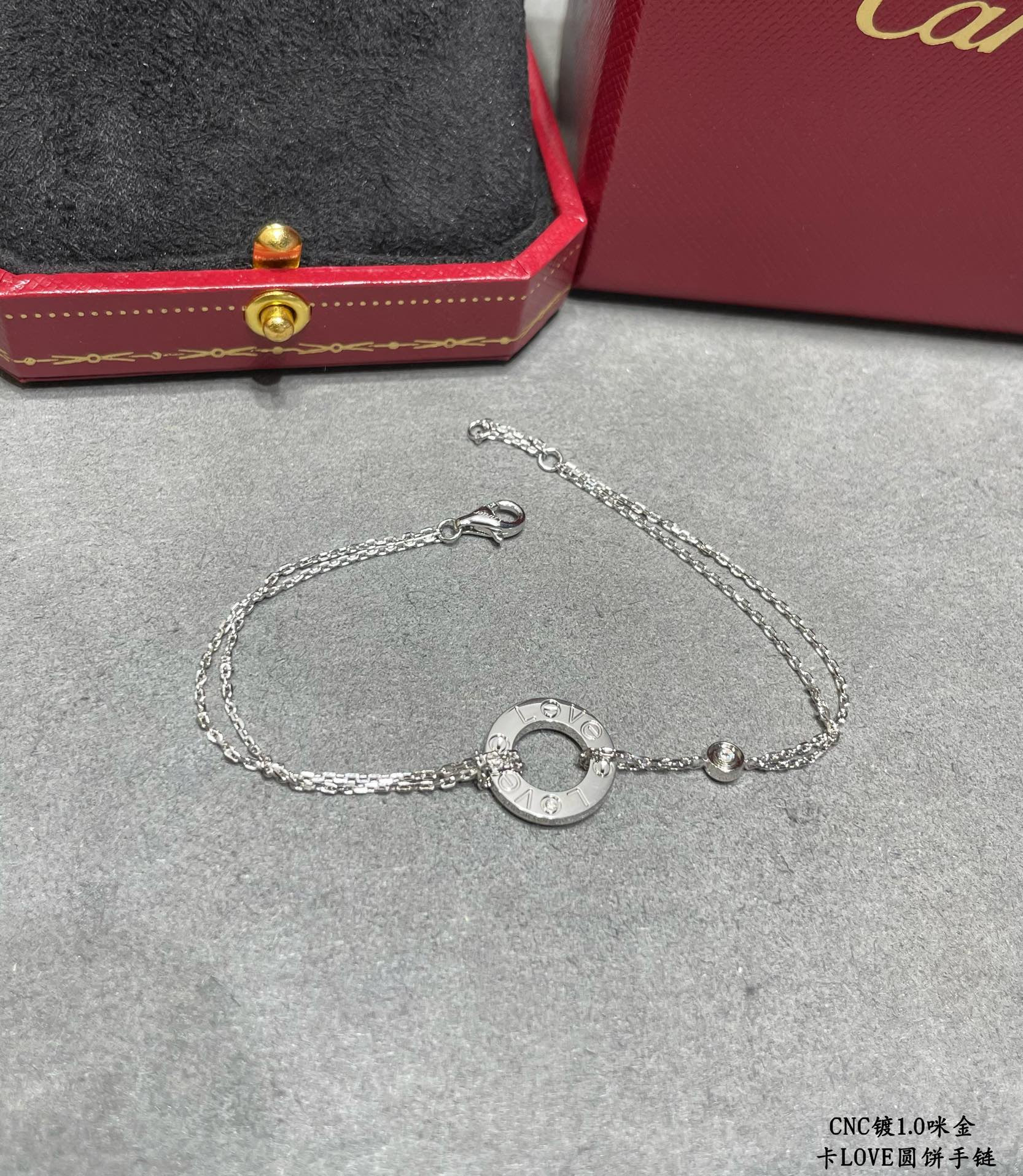 Ca*t1er Double-sided coin Bracelet