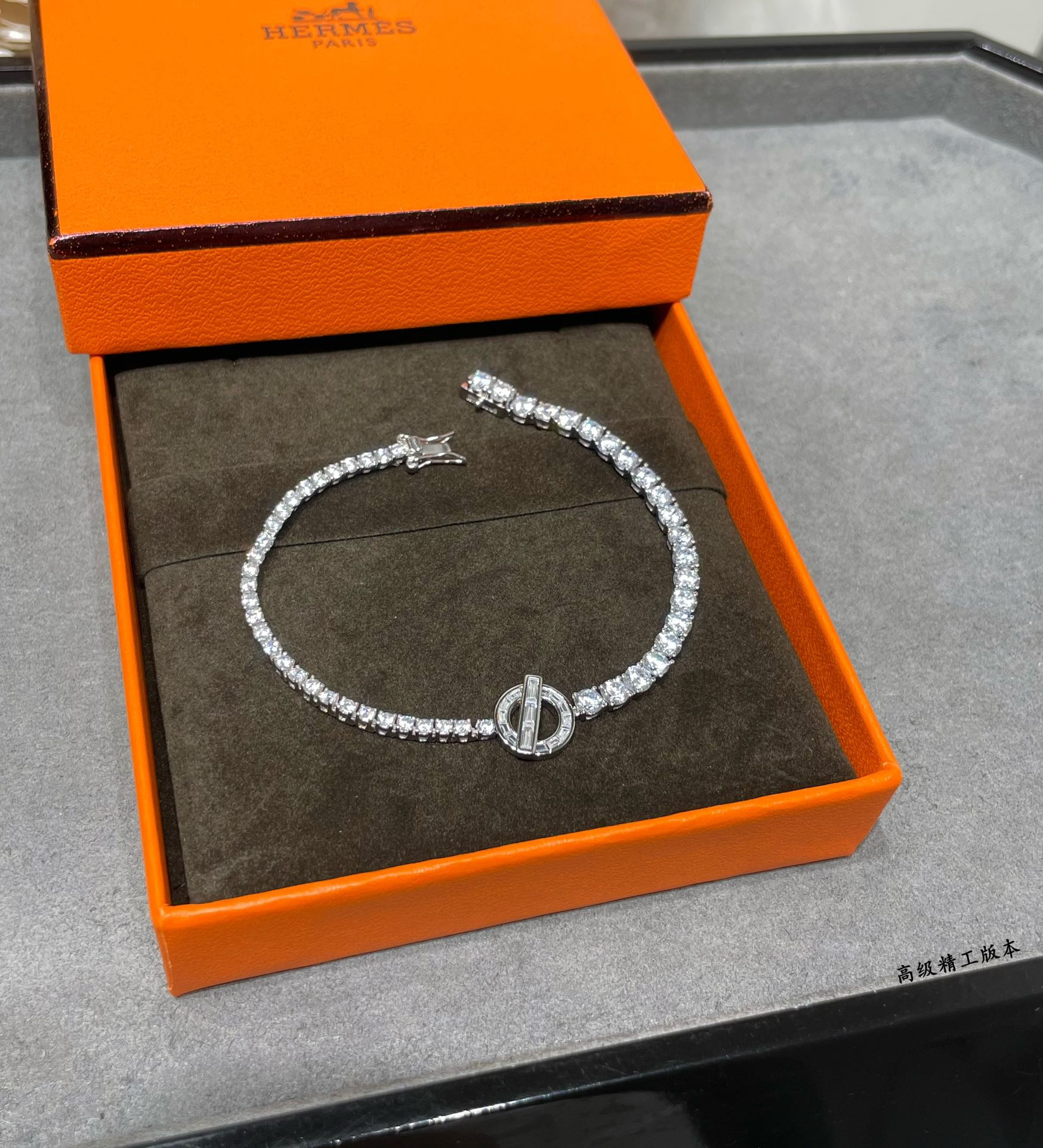 H**me5 OT square D1am0nd Bracelet