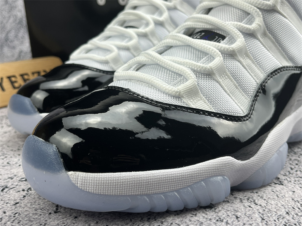 UA AIR JORDAN 11 RETRO 