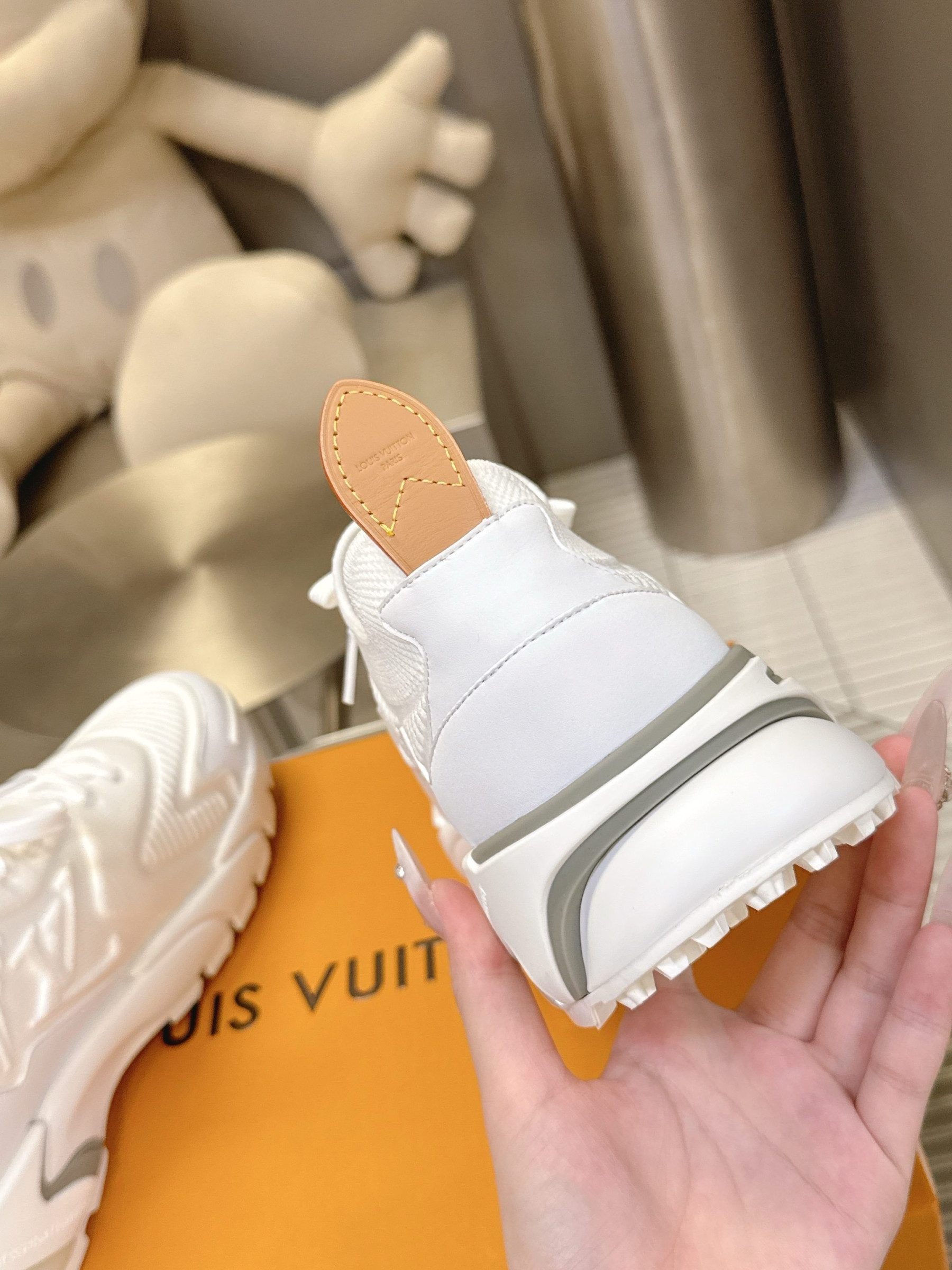 UA LV Sneakers