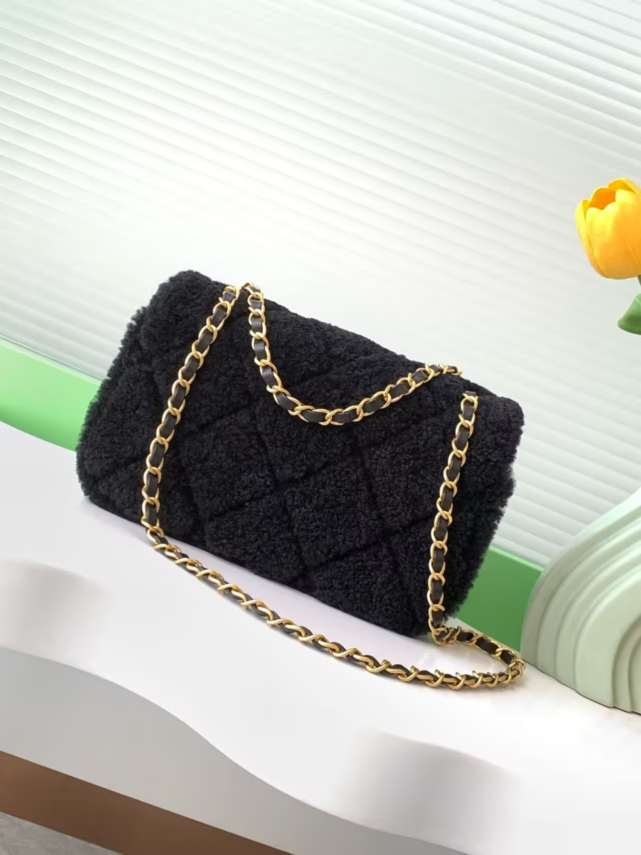 Ch**el Flap Bag 23.5x16x7.5cm