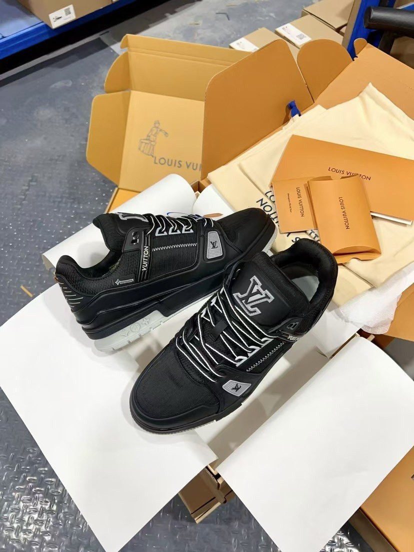 UA LV trainer Sneakers