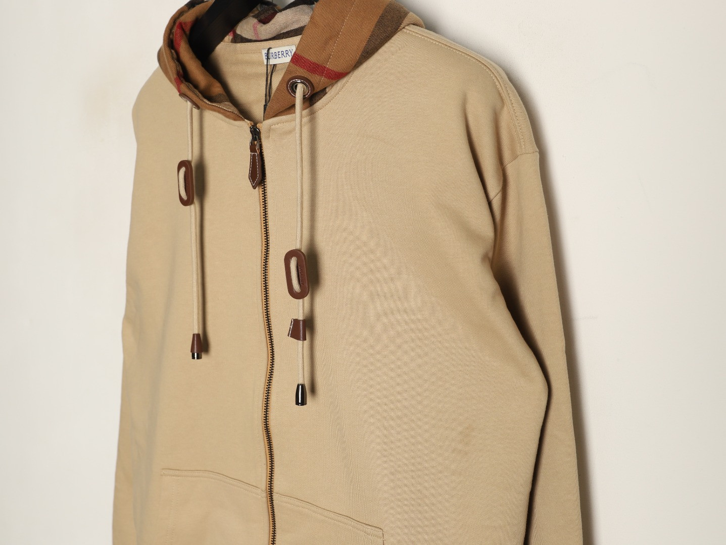 Bv*b*rry Coats