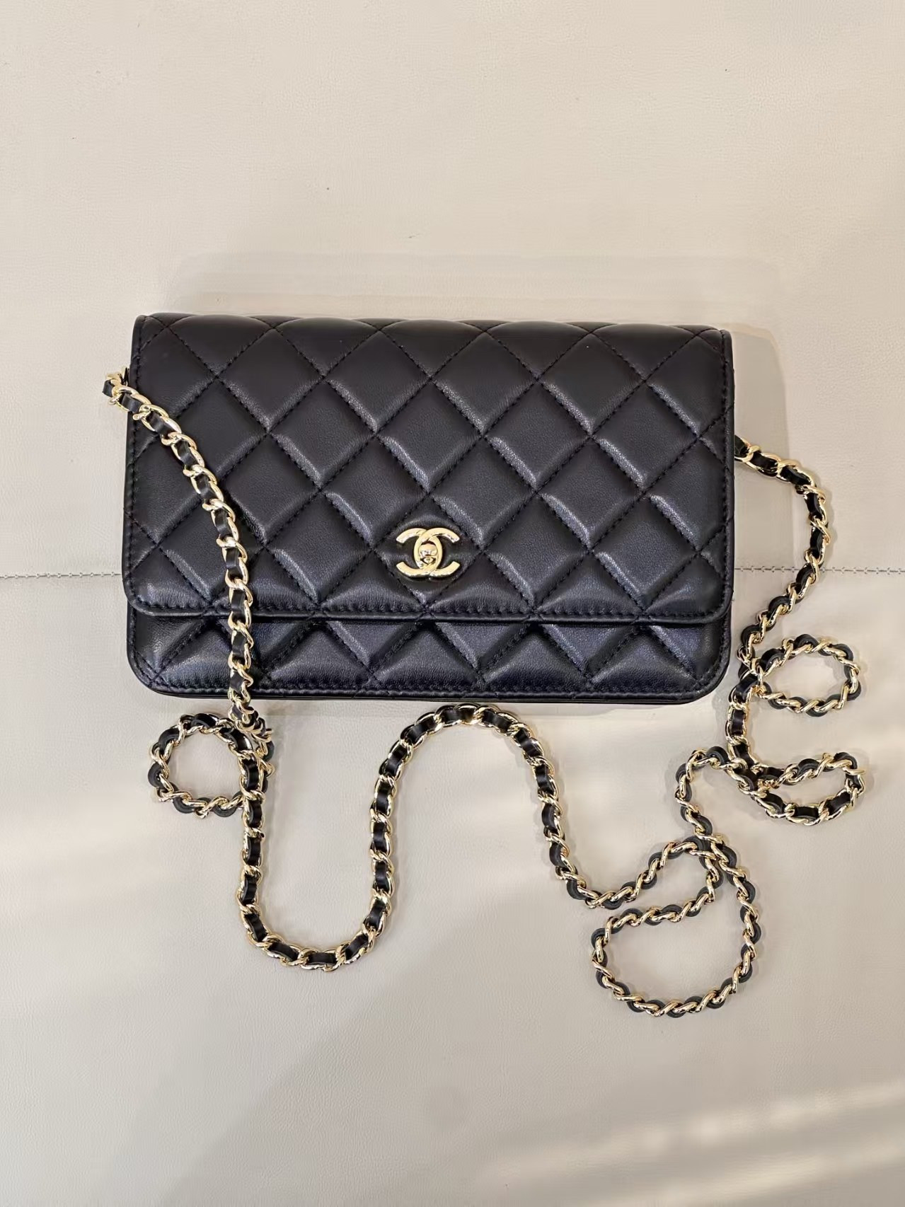 Ch**el WOC CLASSIC WALLET ON CHAIN 13x19cm