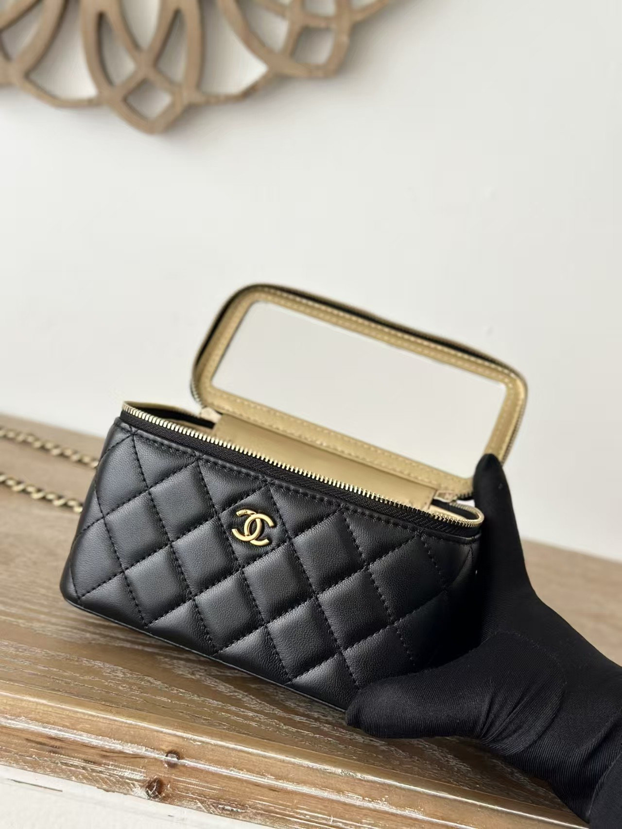 Ch**el Vanity With Chain 9.5x17x8cm