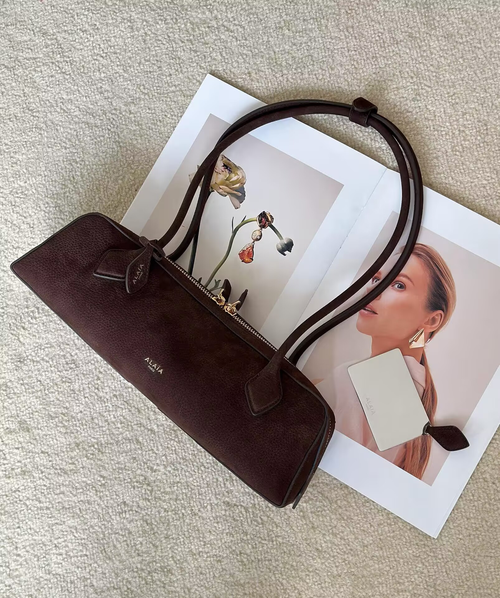 ALAÏA LE TECKEL MEDIUM BAG 33x11x10cm