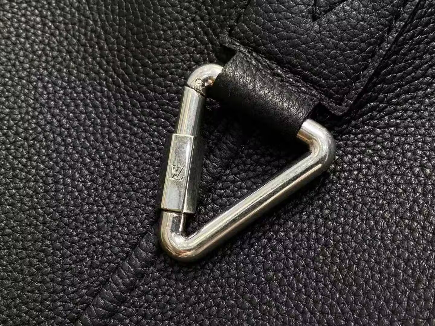 LV Verso Hobo M27022 33 x 15.5 x 30cm