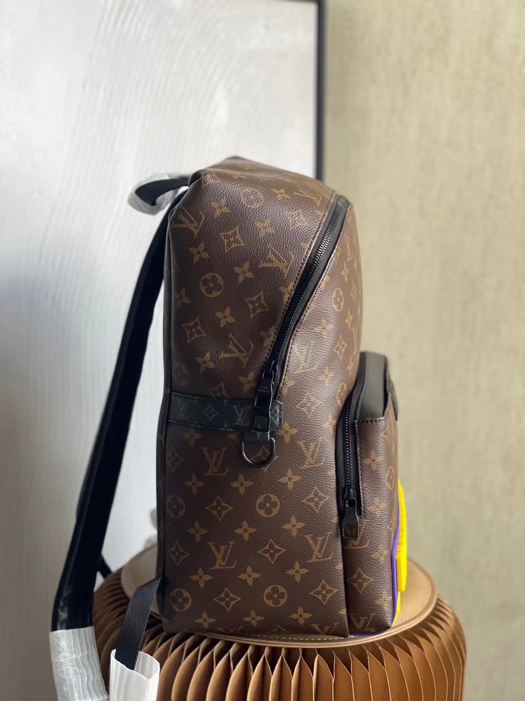LV DISCOVERY BACKPACK M57965