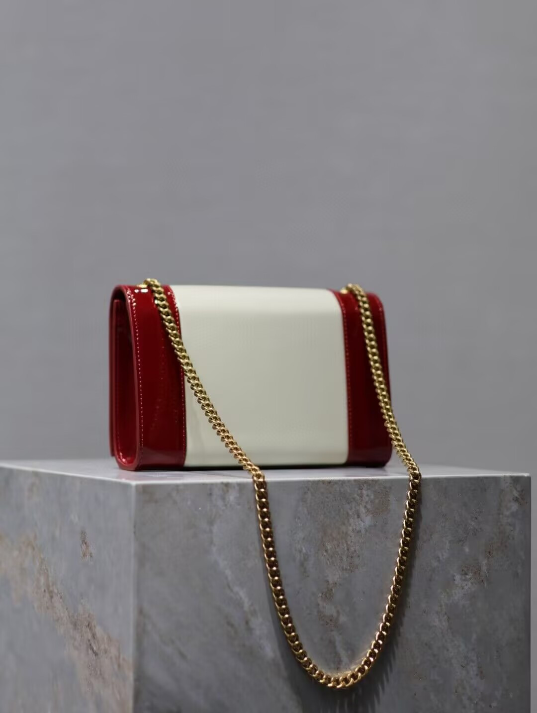 Y51 KATE Nappa Patent Calfskin Two-Toned 20x13.5x6cm
