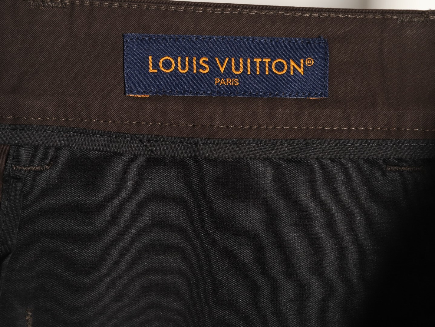 L0vis Vvtt0n Pants Suit