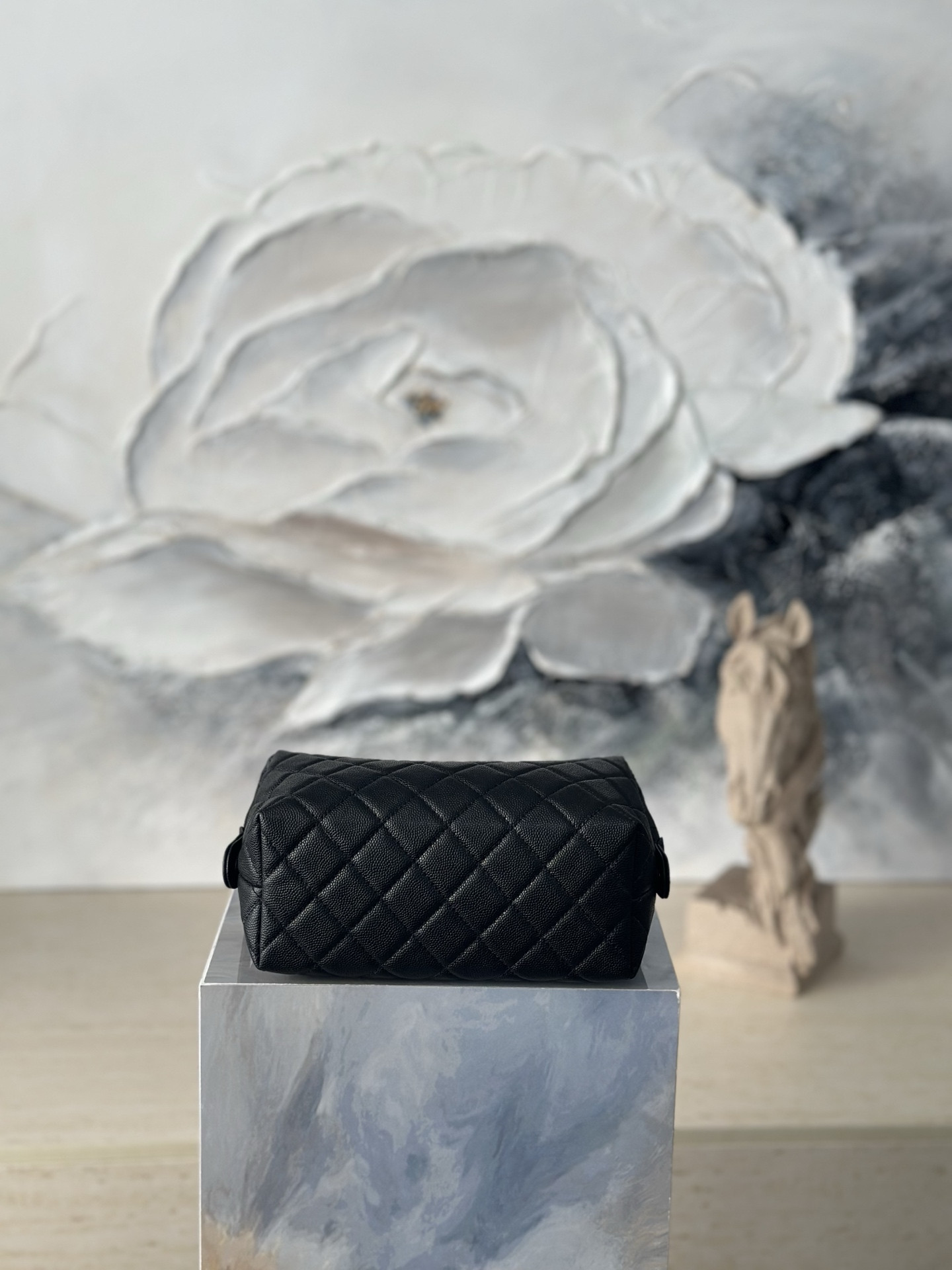 Ch**el Quilted Cosmetic Bag AS4990 19x8x11cm