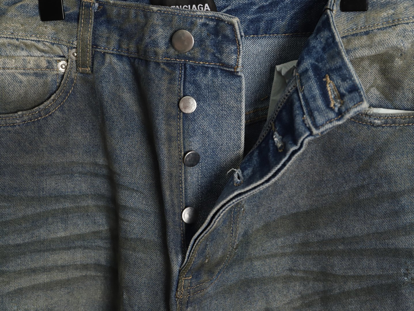 Ba1en*iaga jeans